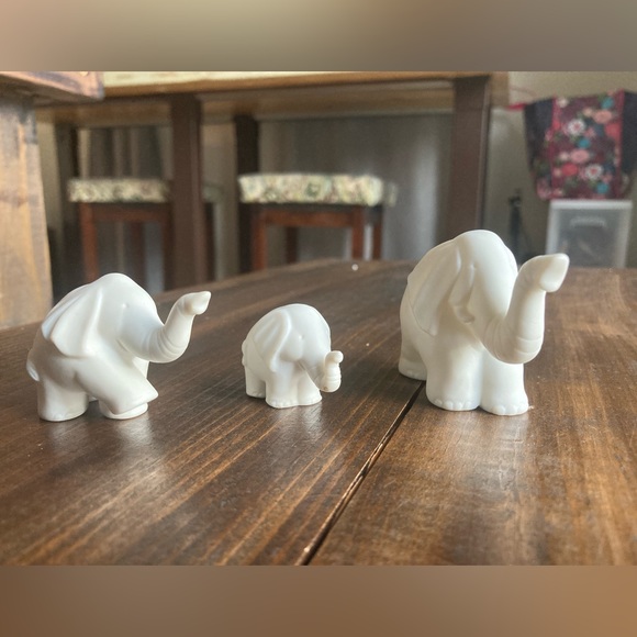 Hallmark Other - Hallmark Vintage 1980/81 Ceramic Elephant Family Made in Japan. With Tags! RARE!